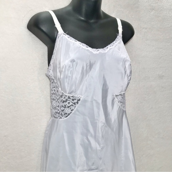 Vintage handmade lingerie slip white silky lace trim peekaboo sides - Picture 2 of 9